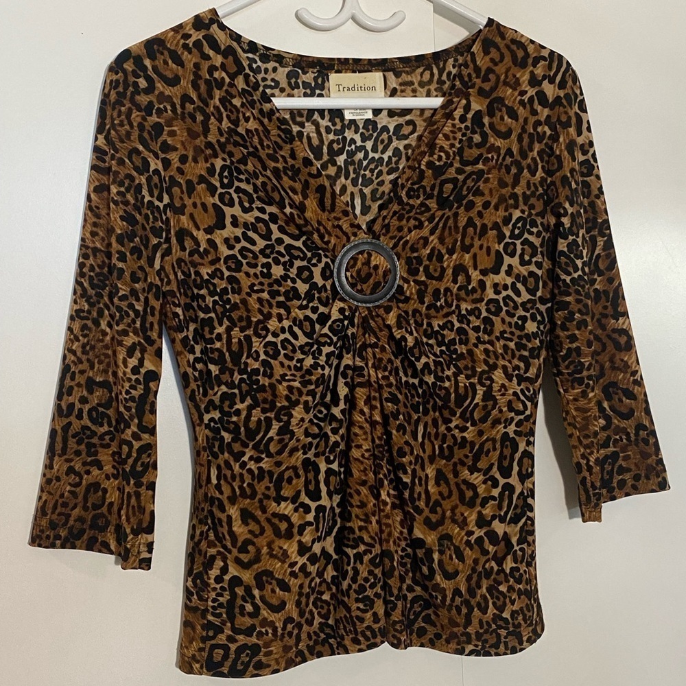 Tradition women 3/4 sleeves leopard print V neckline soft lightweight blouse  10